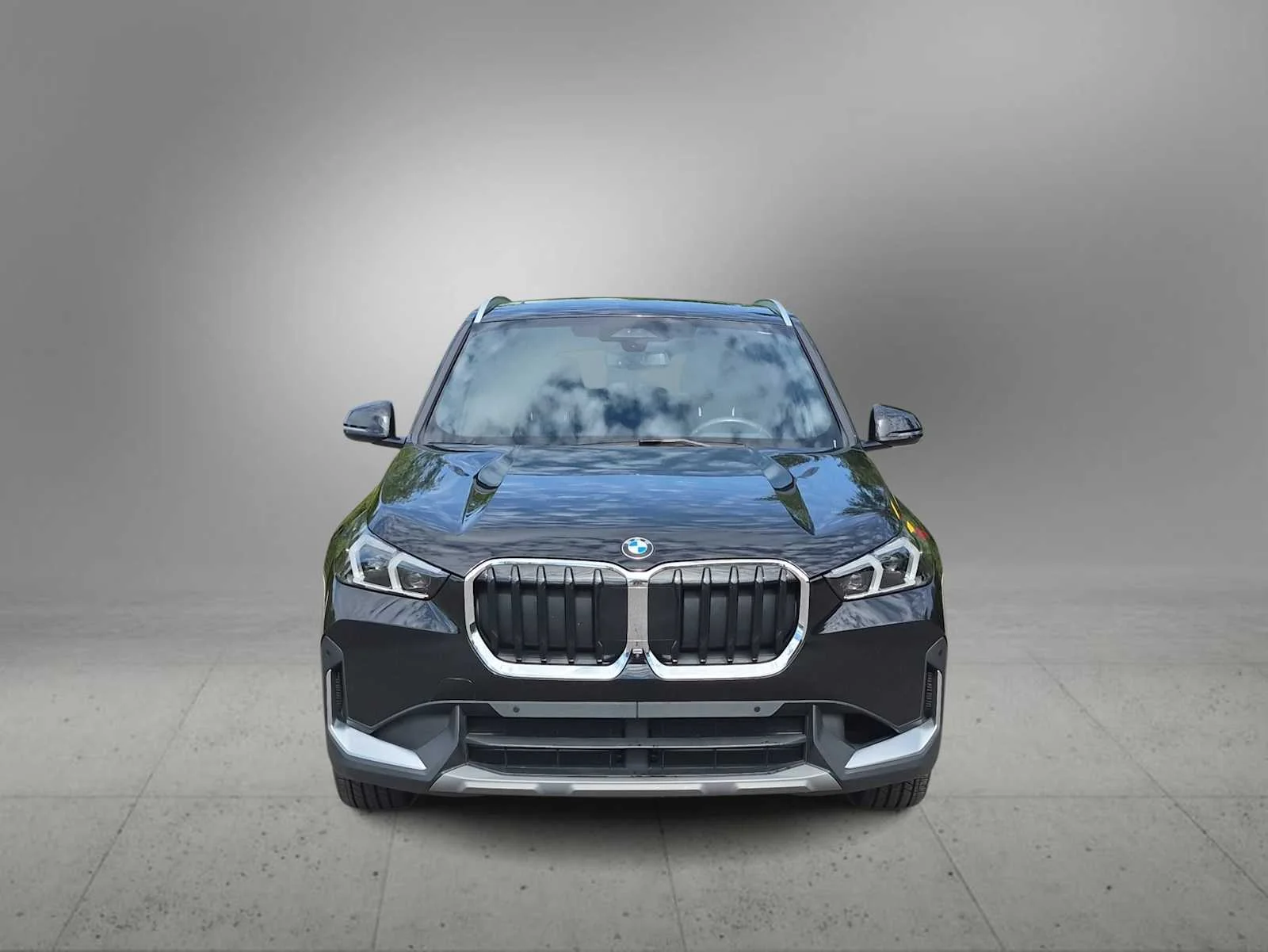 Used 2023 Black Sapphire Metallic BMW xDrive28i image 3