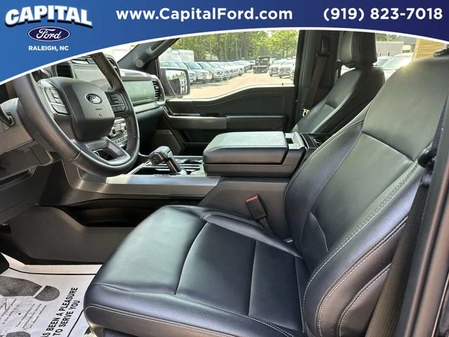Used 2025 Blue Ford XLT image 19