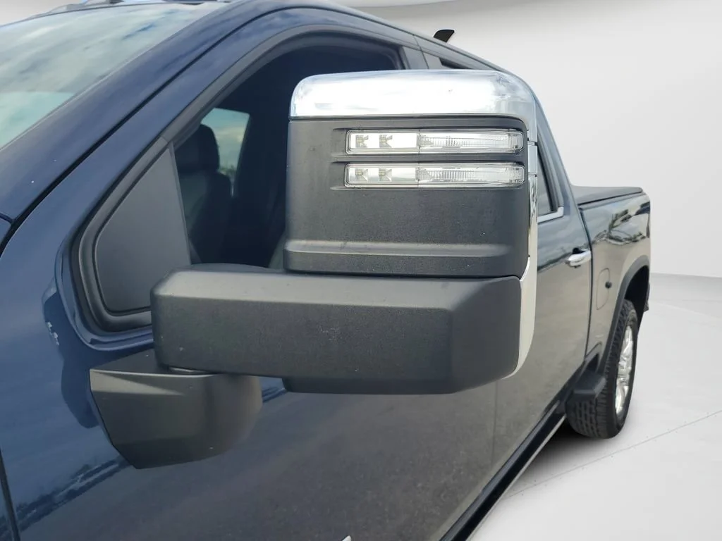 Used 2023 Northsky Blue Metallic Chevrolet High Country image 28