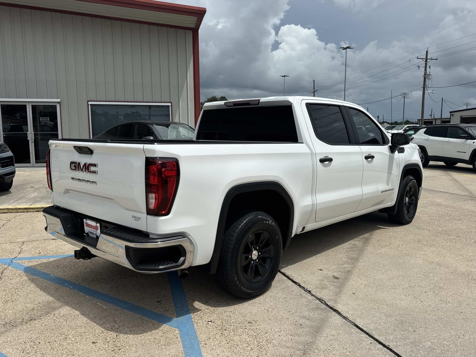 Used 2021 Summit White GMC  image 7