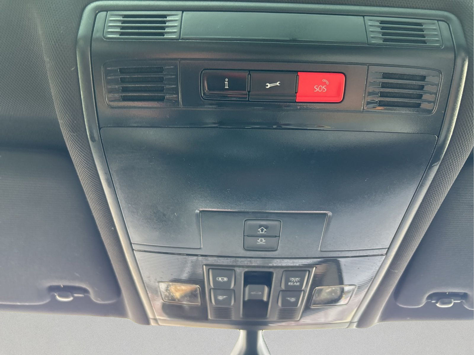 Used 2019 Red Volkswagen 2.0T SEL R-Line image 31