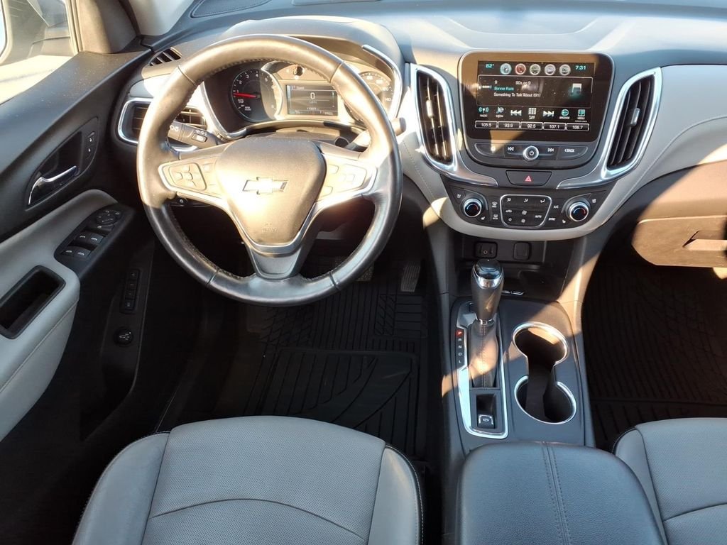 Used 2018 Silver Ice Metallic Chevrolet Premier image 3