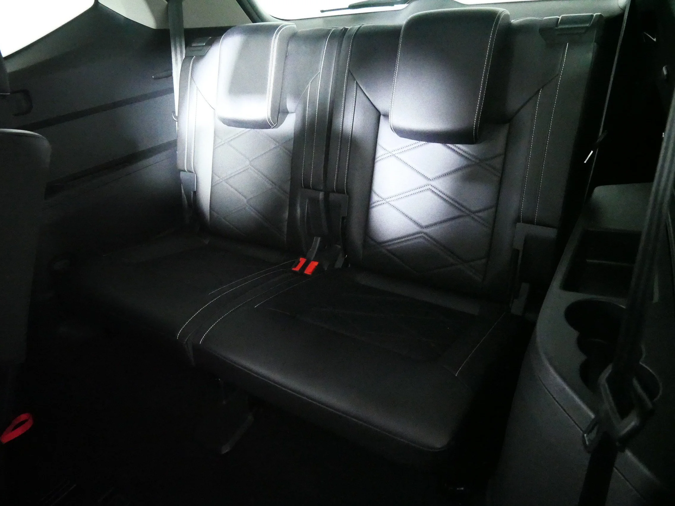 Used 2025 Pure White Volkswagen 2.0T SE w/Technology image 33
