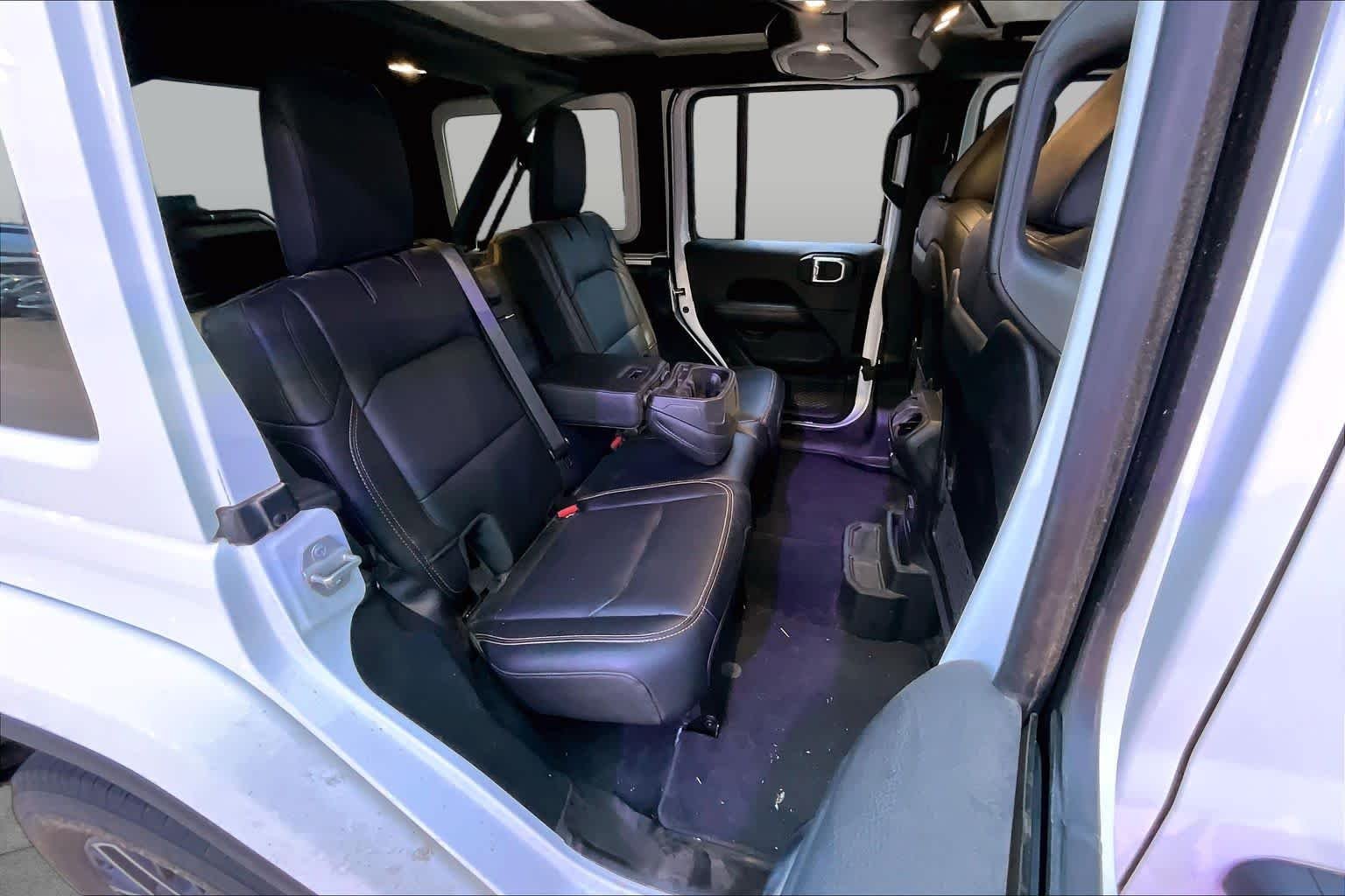 Used 2024 Bright White Clearcoat Jeep Sahara image 18
