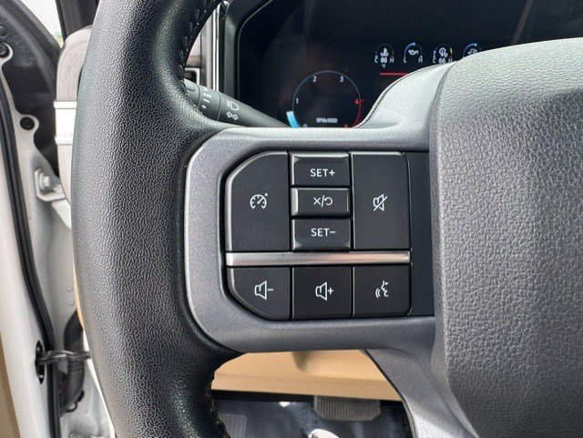 Certified Used 2023 Oxford White Ford LARIAT image 18