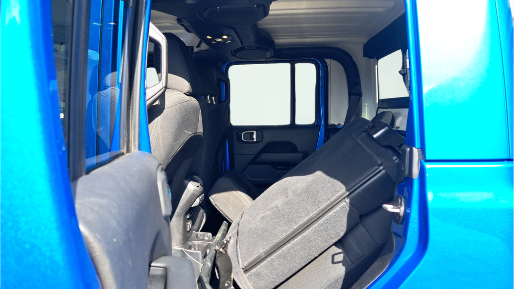 Used 2020 Blue Jeep Overland image 12