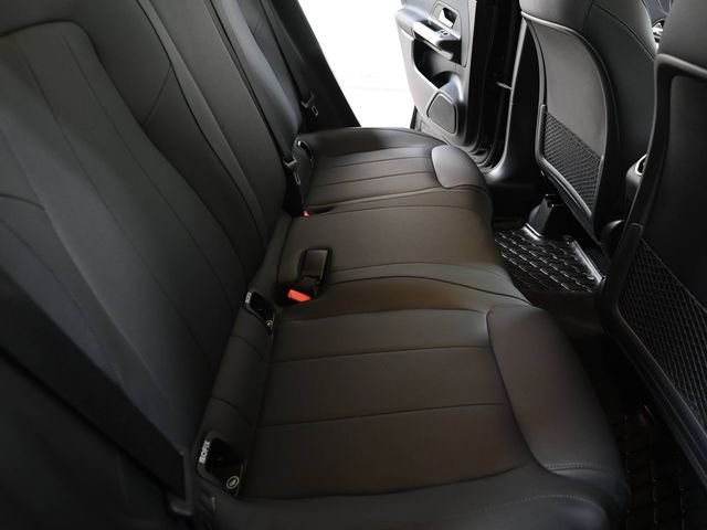 Used 2025  Mercedes-Benz GLA 250 image 29