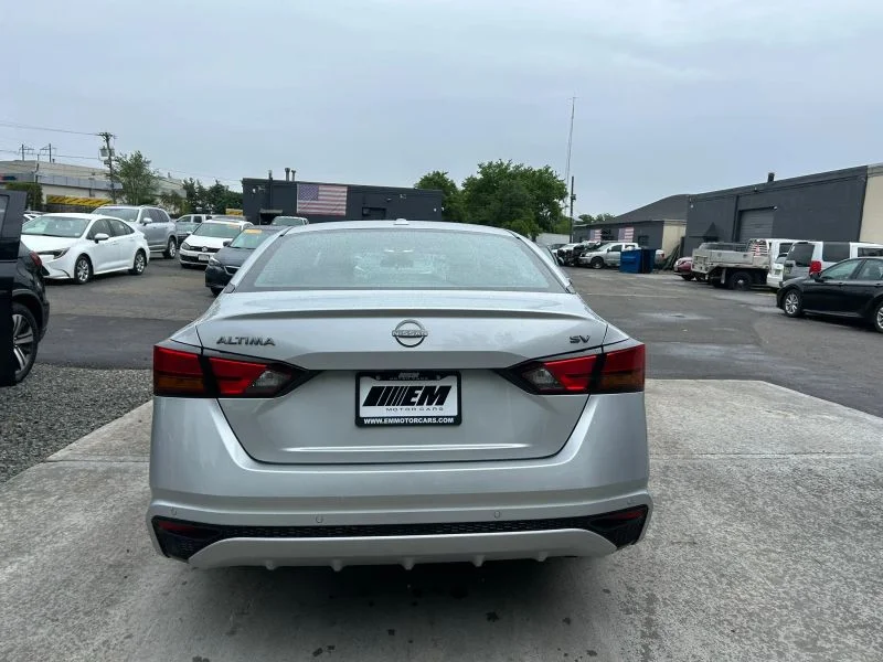 Used 2024 Silver Nissan 2.5 SV Sedan 4D image 28