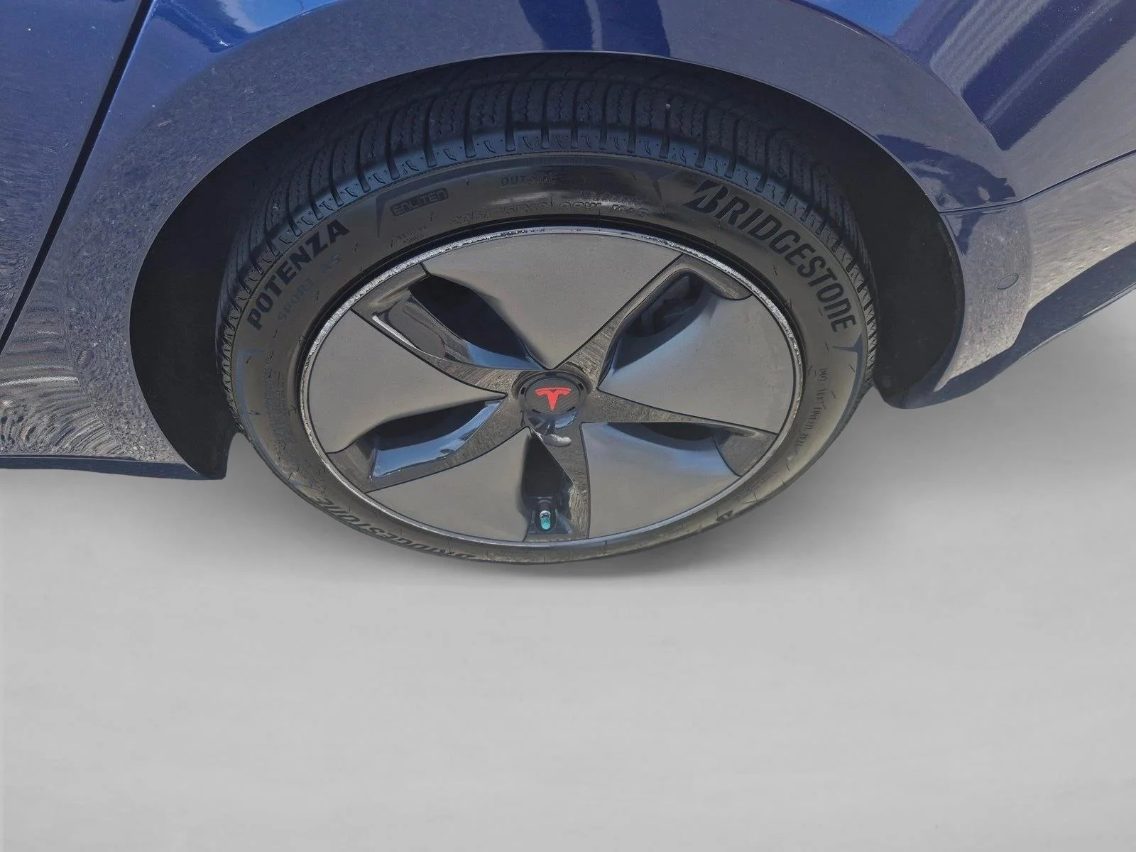 Used 2018 Blue Tesla Long Range Battery image 22
