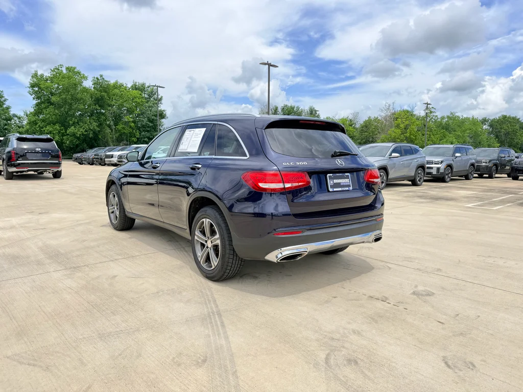 Used 2016 Lunar Blue Metallic Mercedes-Benz 300 image 8