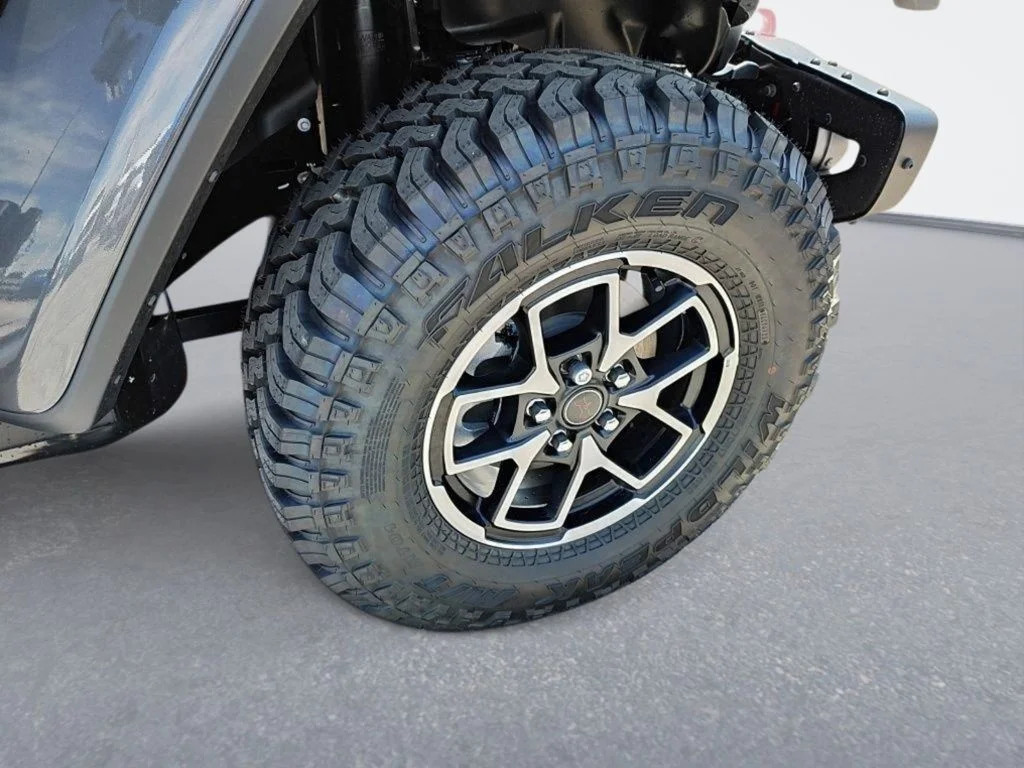 New 2026 Granite Crystal Metallic Clear-Coat Exterior Paint Jeep Rubicon X image 12