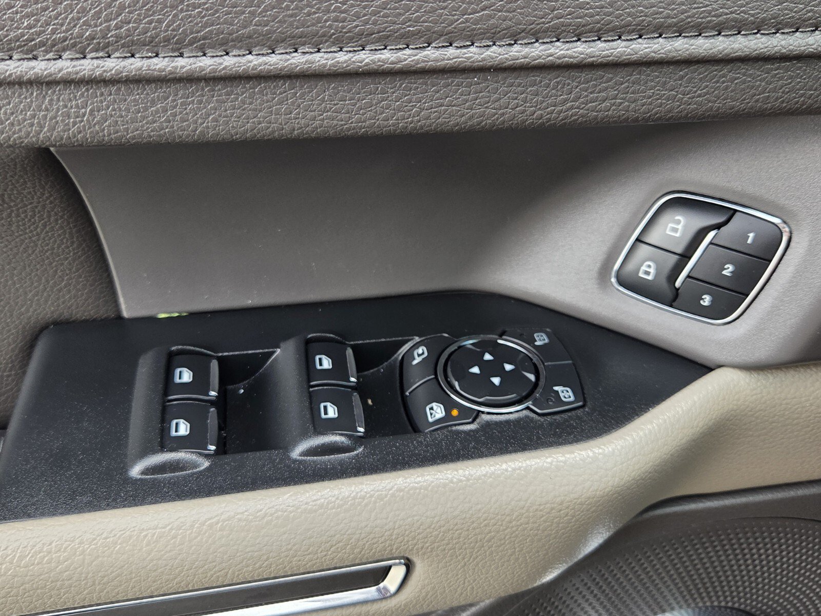 Used 2020 Oxford White Ford XLT image 14