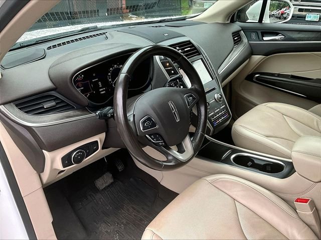 Used 2019 White Lincoln Reserve image 14