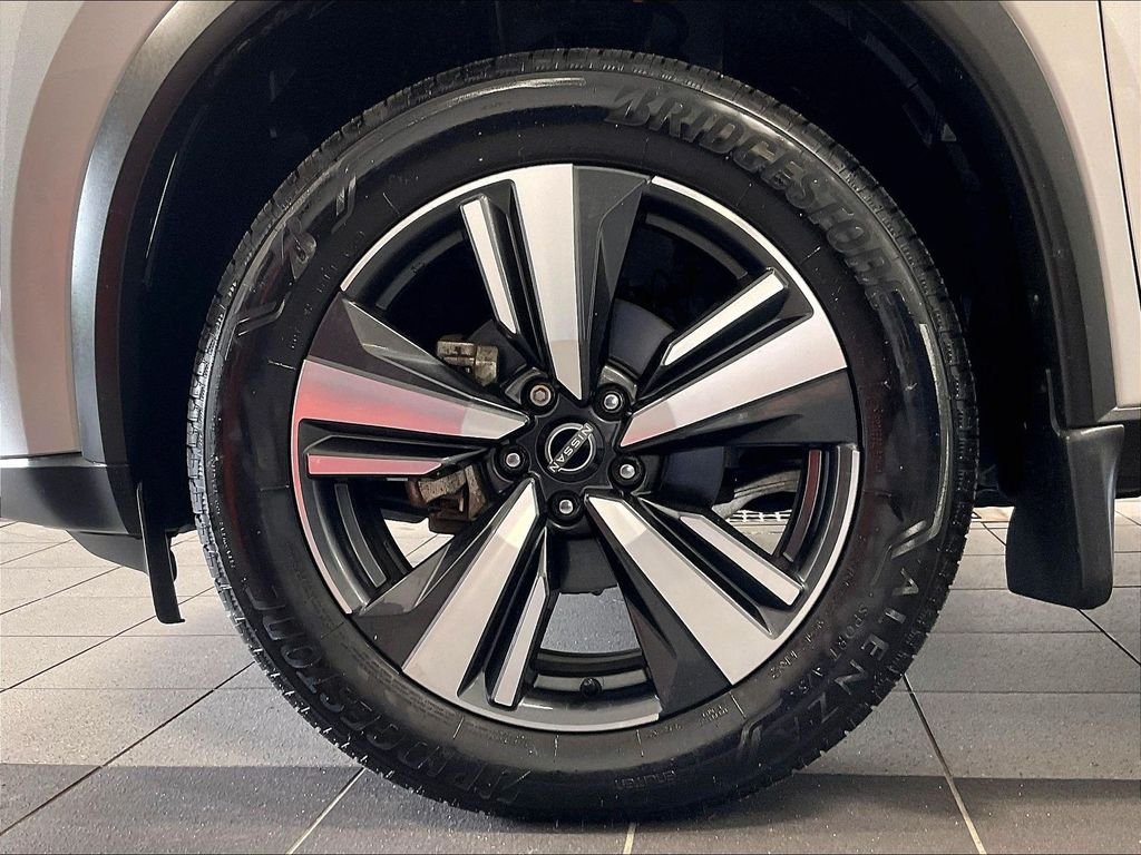 Certified Used 2023 Silver Nissan SL image 7