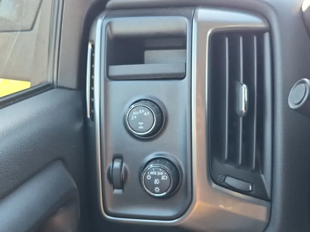 Used 2018 Black Chevrolet LT image 18