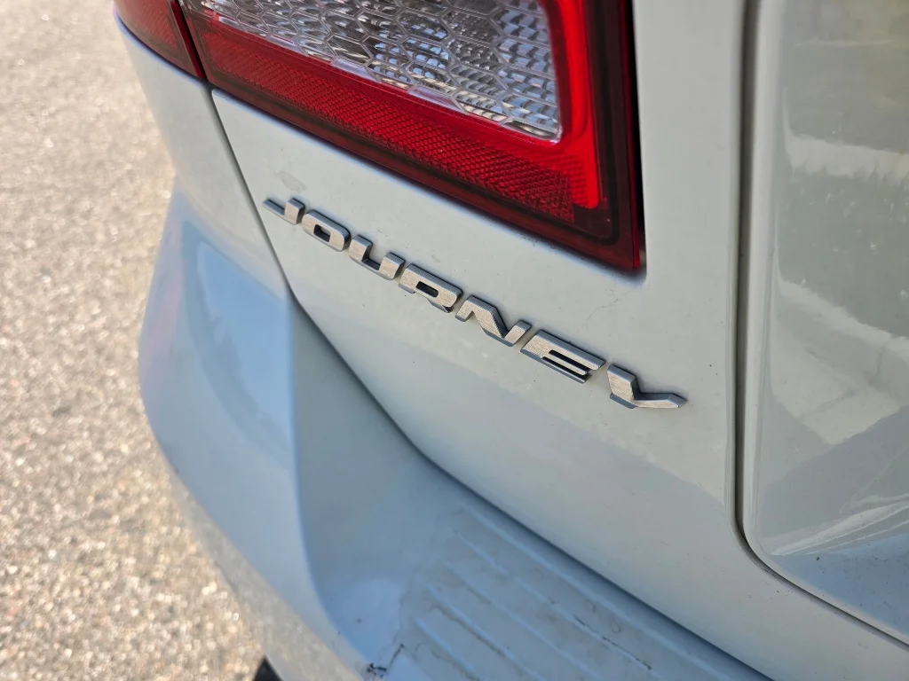 Used 2019 Vice White Dodge SE image 10