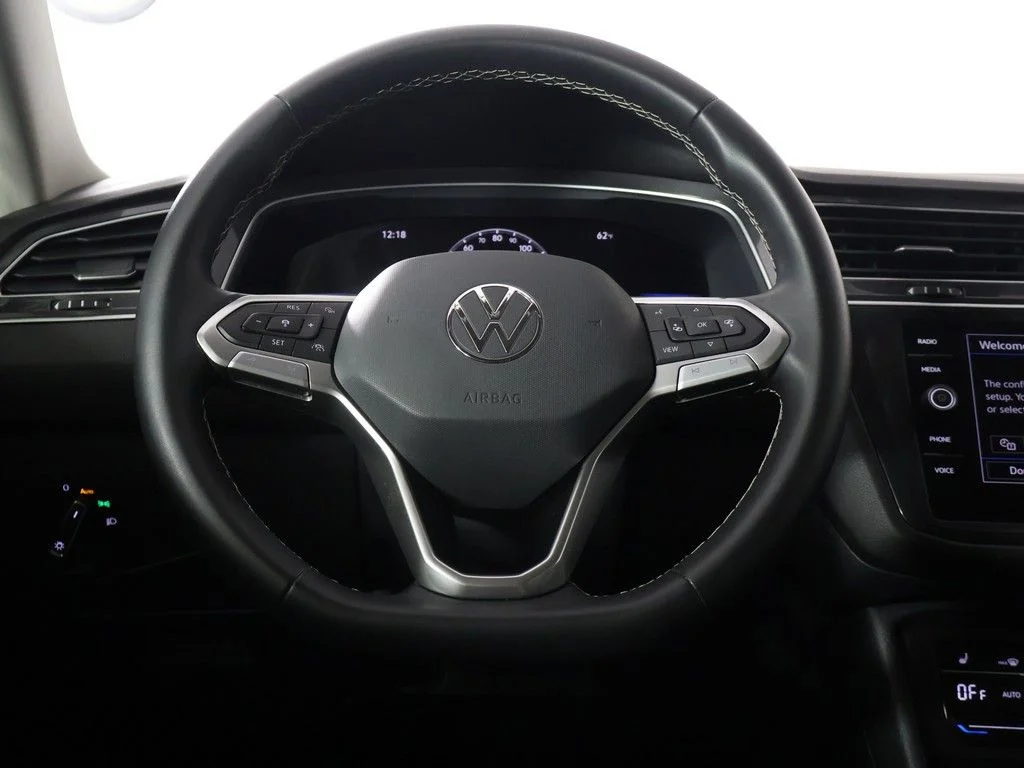 Used 2023 Gray Volkswagen 2.0T SE image 39