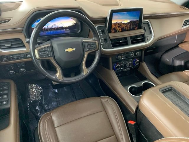Used 2022 White Chevrolet High Country image 2