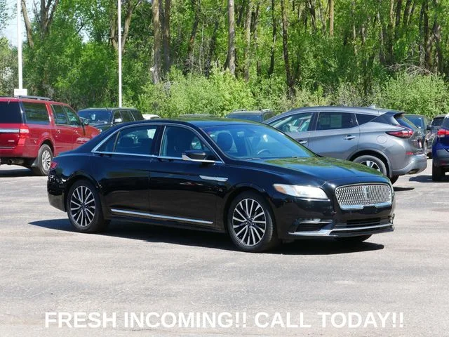 2017 Lincoln Continental Select FWD's photo