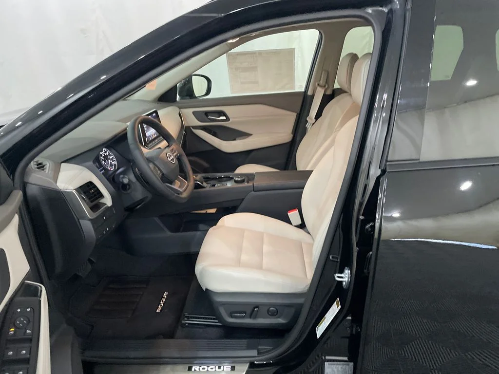 2026 Nissan Rogue Dark Armor - Photo 11