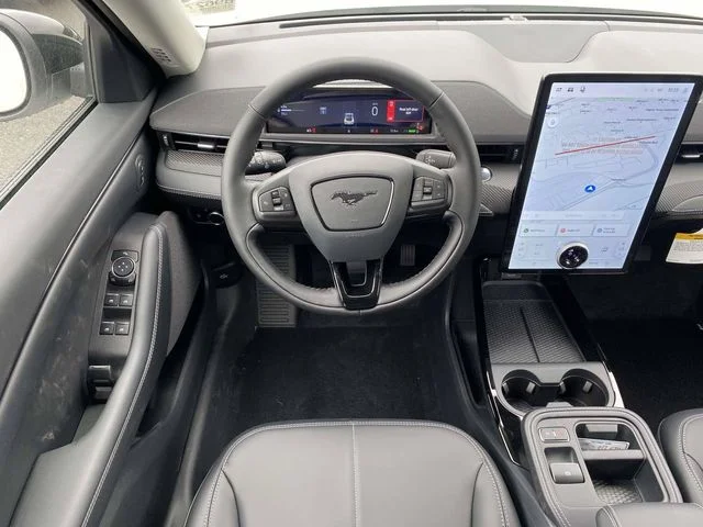 New 2026 White Ford Select image 4