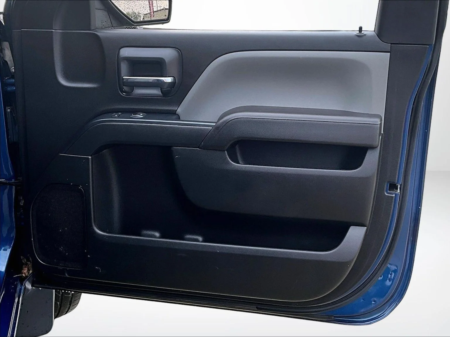 Used 2017 Blue Chevrolet LS image 22