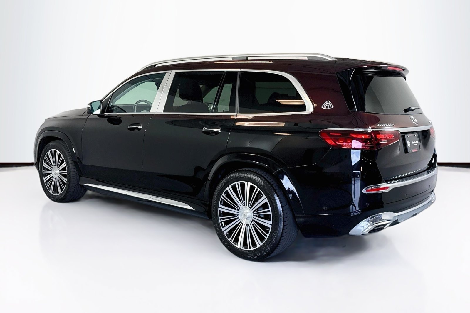 Used 2024 Obsidian Black Metallic Mercedes-Benz Maybach GLS 600 image 7