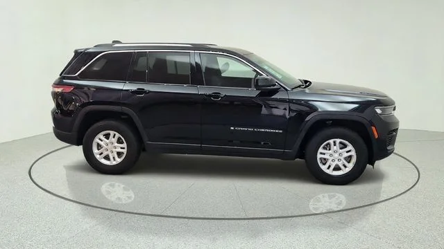 Used 2023 Black Jeep Laredo image 36