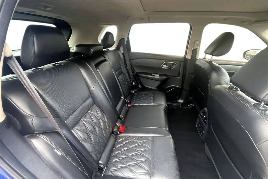 Certified Used 2021 Blue / Black Nissan Platinum image 23