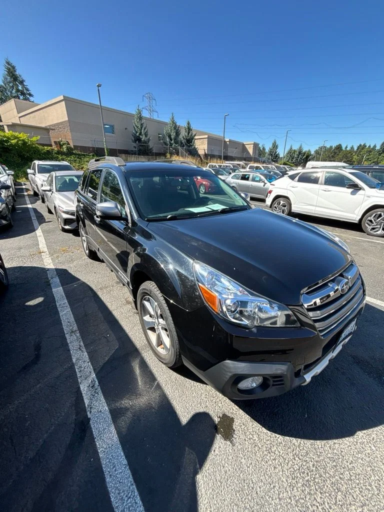 Used 2013 Black Subaru 2.5i image 6