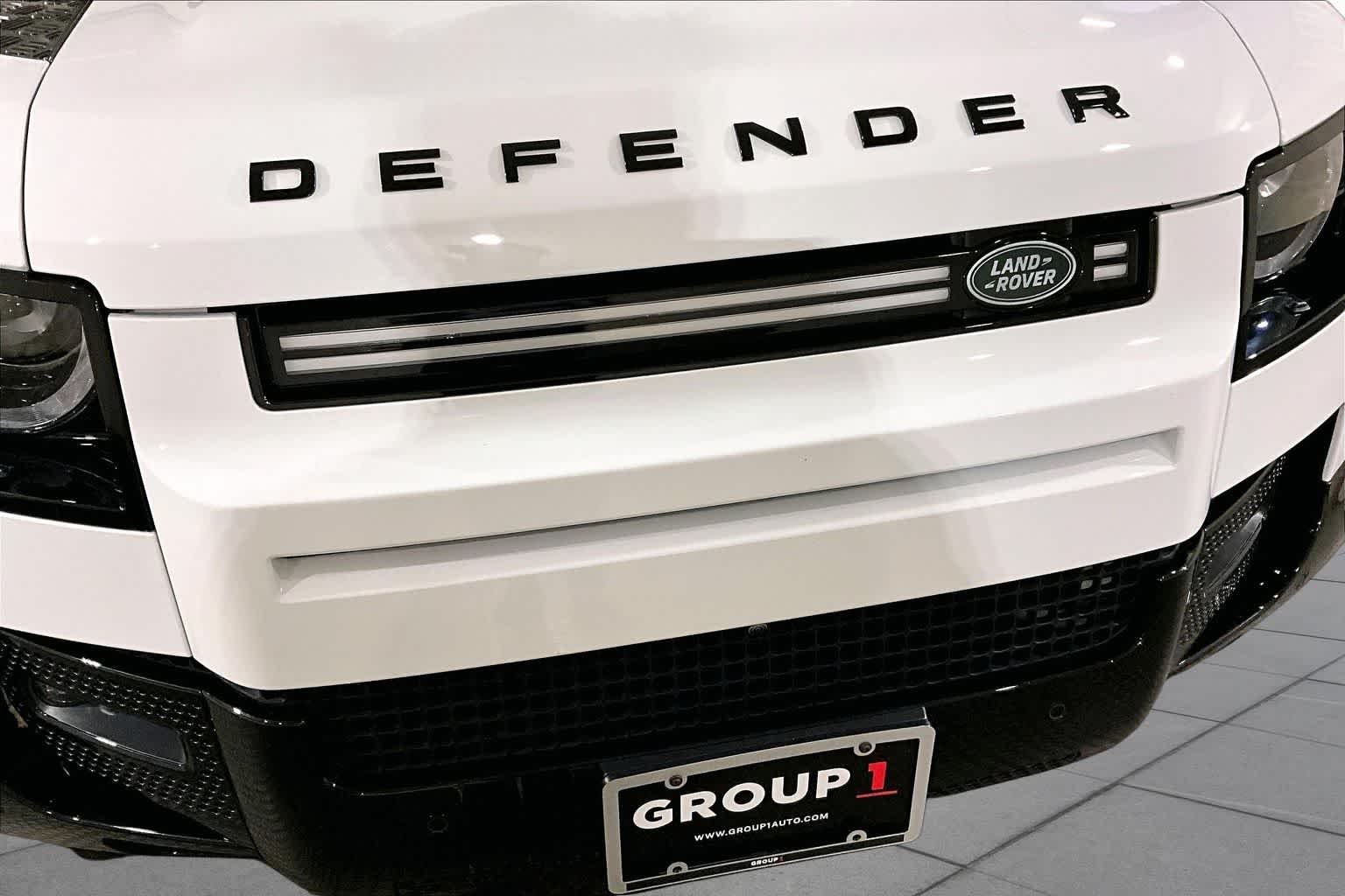 Used 2025 Fuji White Land Rover V8 image 31