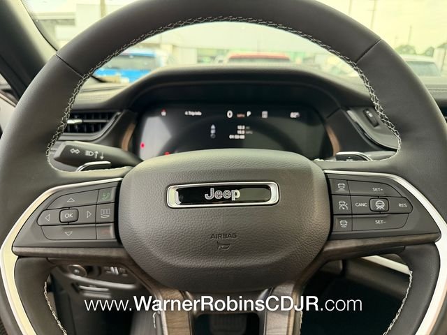 New 2026 Bright White Clear-Coat Exterior Paint Jeep Limited image 25