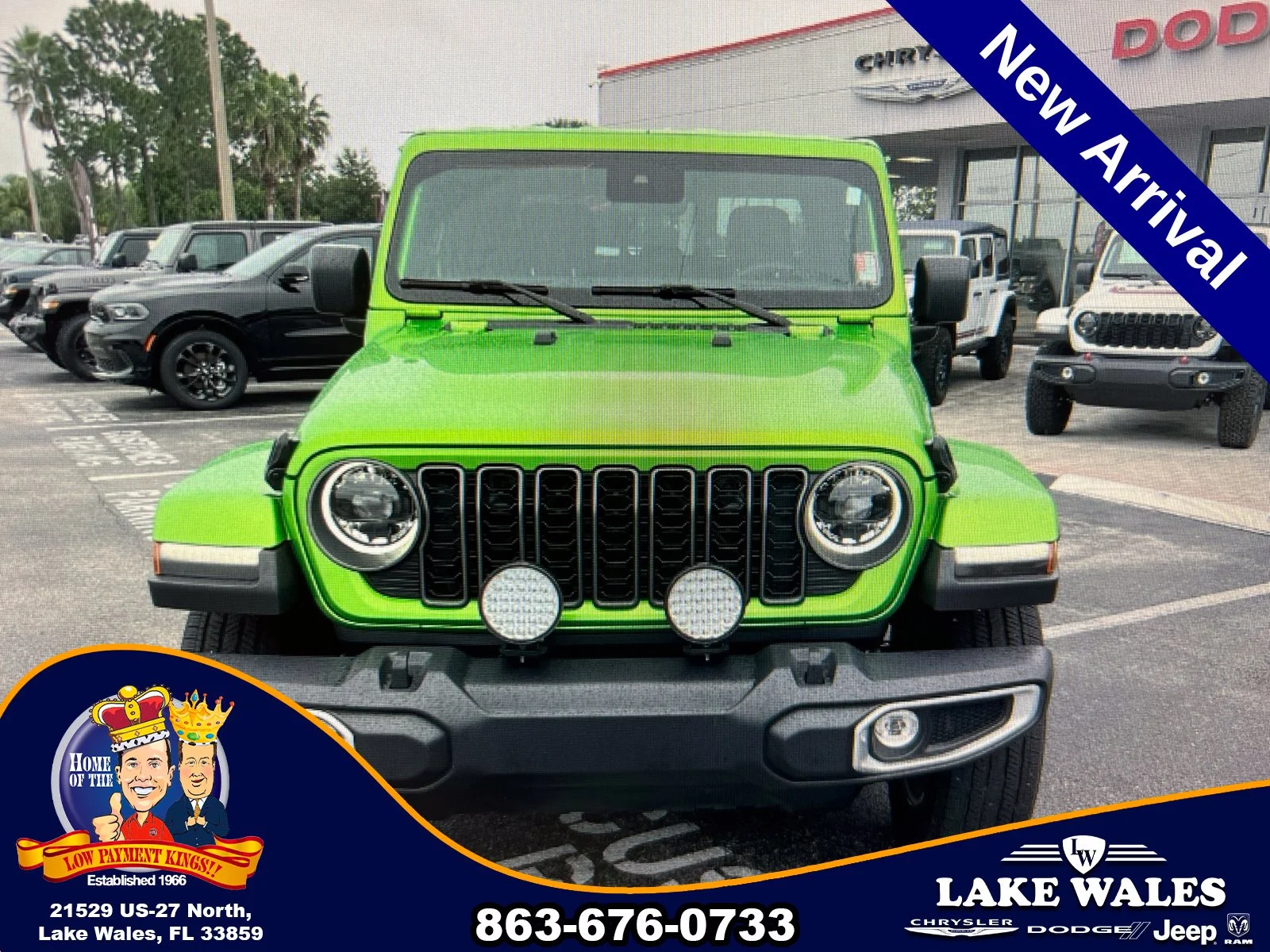 Used 2025  Jeep Sport S image 3