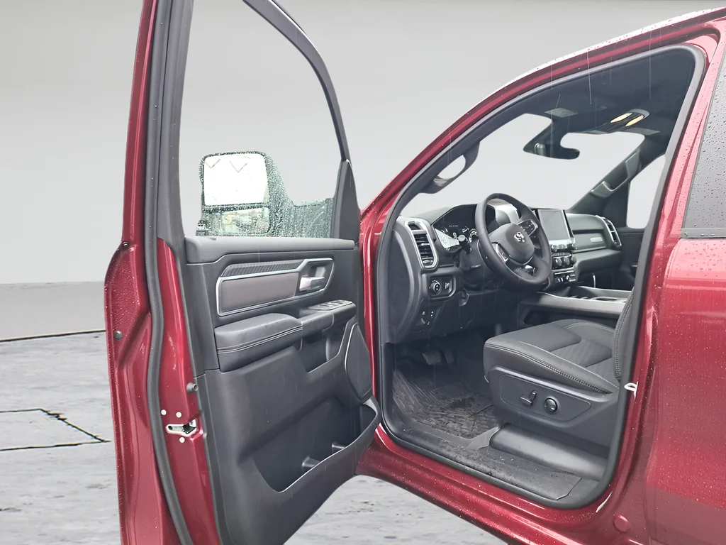 New 2025 Delmonico Red Pearl-Coat Exterior Paint RAM Big Horn/Lone Star image 10