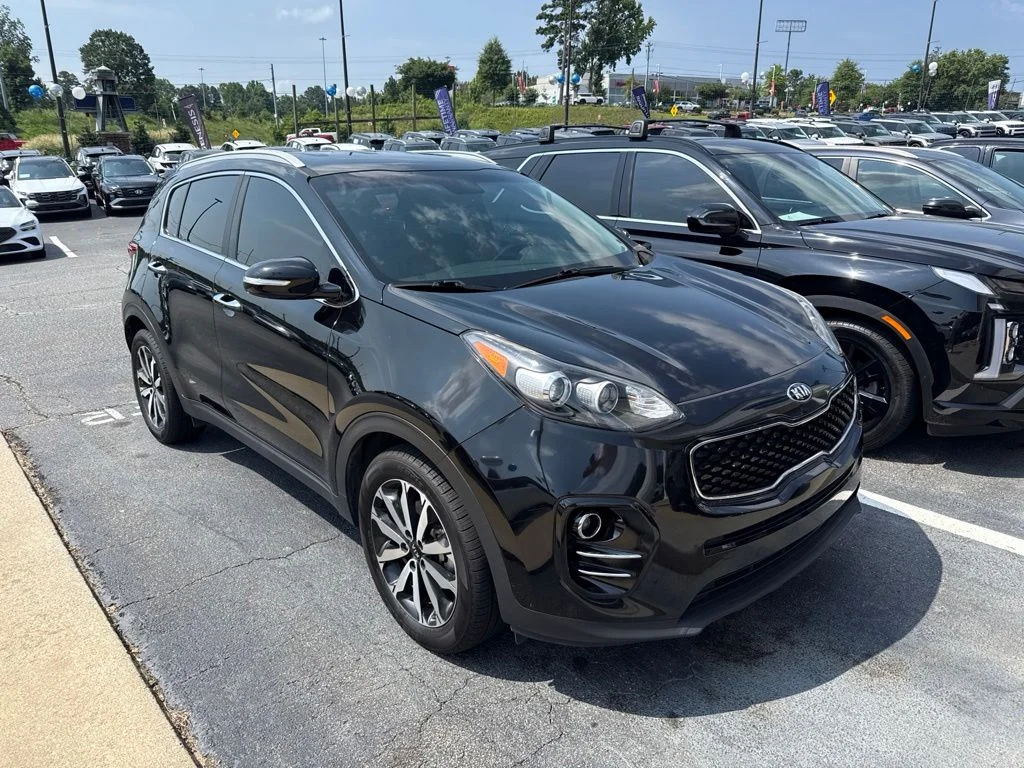 Used 2018 Red Kia EX image 3