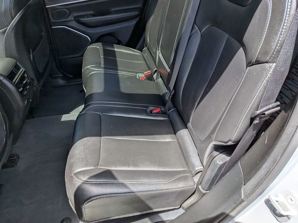 Used 2023 Silver Jeep Limited image 26