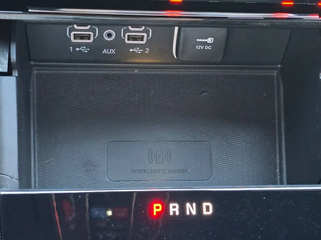 Used 2024 White Jeep Altitude image 38