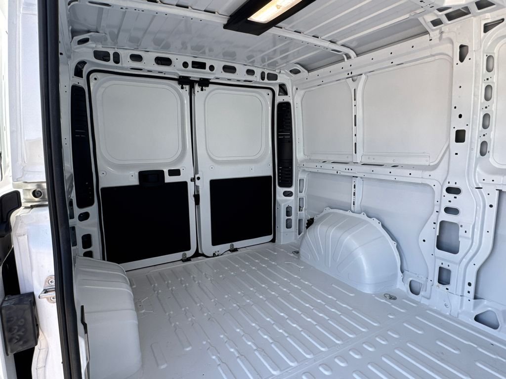 New 2026 Bright White Clear-Coat Exterior Paint RAM Low Roof image 15