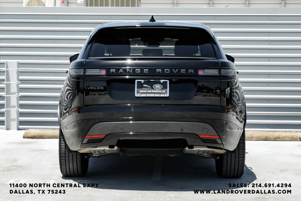Used 2026 Black Land Rover Dynamic SE image 7