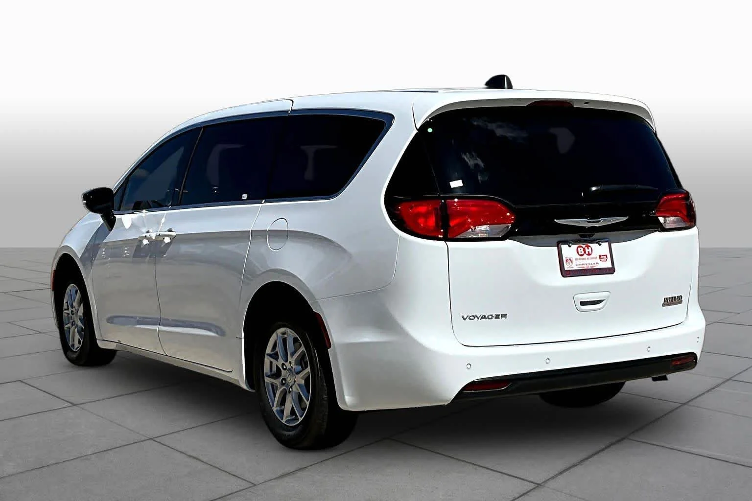 New 2026 Bright White Clearcoat Chrysler LX image 13