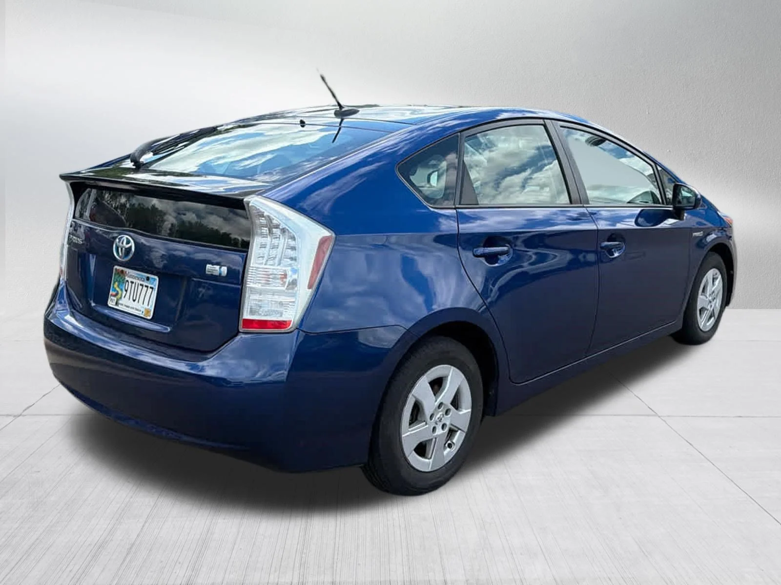 Used 2010 Blue Ribbon Metallic Toyota III image 4