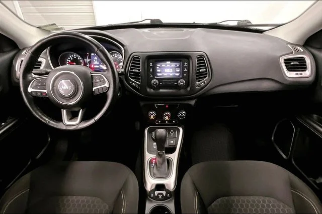 Used 2018 Olive Green Pearlcoat Jeep Sport image 17
