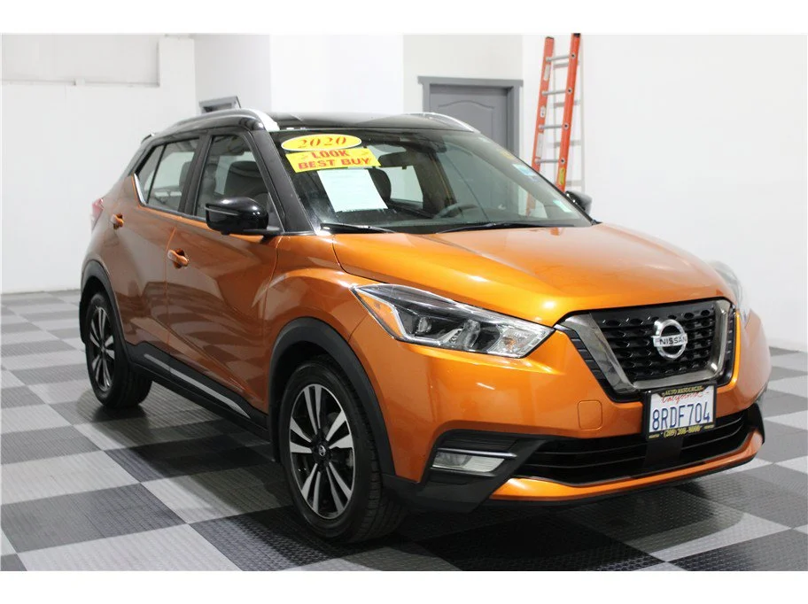 Used 2020 Monarch Orange/Super Black Nissan SR image 3