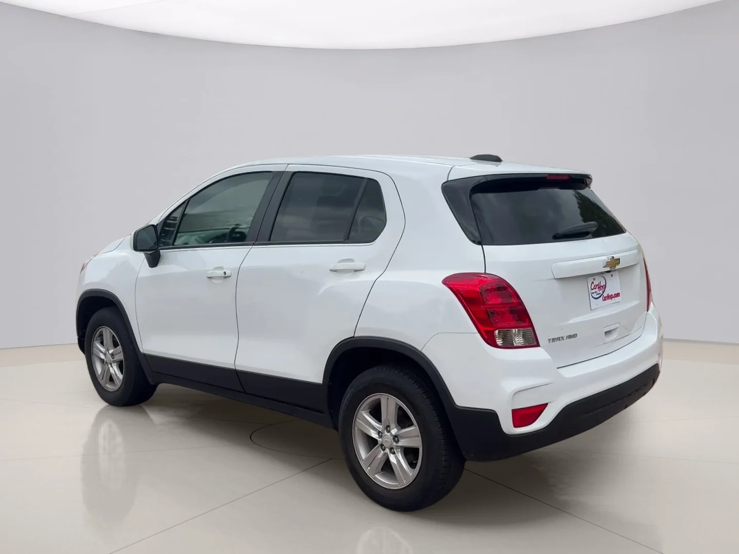 Used 2022 White Chevrolet LS image 3