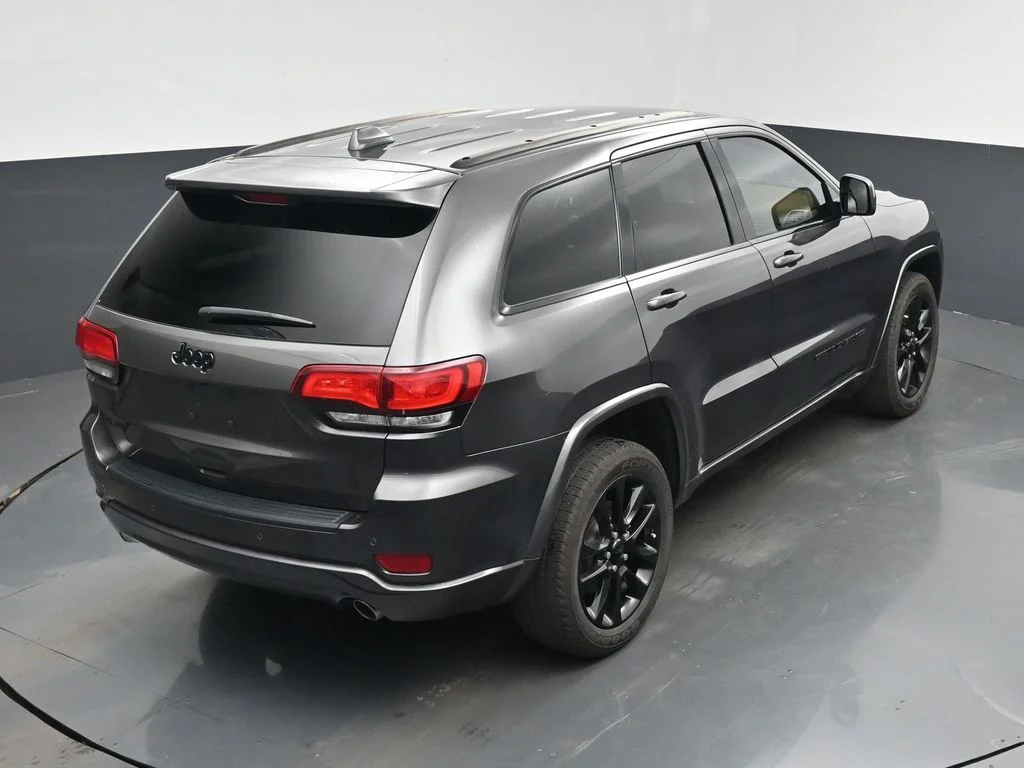 Used 2021 Gray Jeep Laredo X image 24