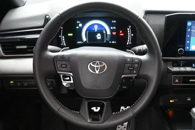 Used 2025 Ocean Toyota SE image 23