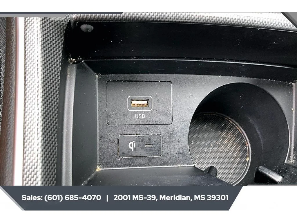 Used 2022 Shimmering Silver Hyundai SEL image 23