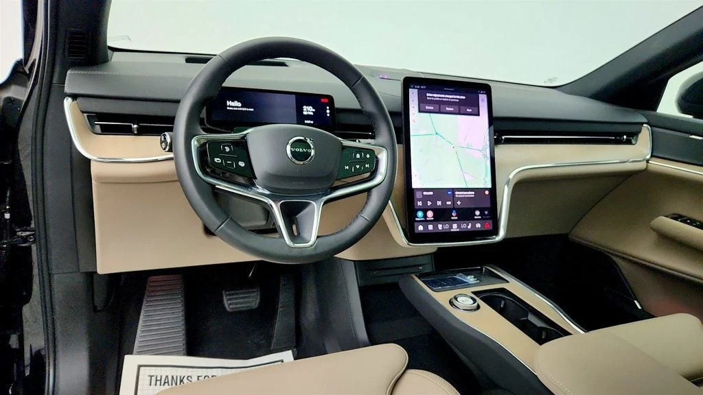 Used 2025 Onyx Black Metallic Volvo Twin Motor Performance Plus 6-Seater w/ Panoramic Roof image 14