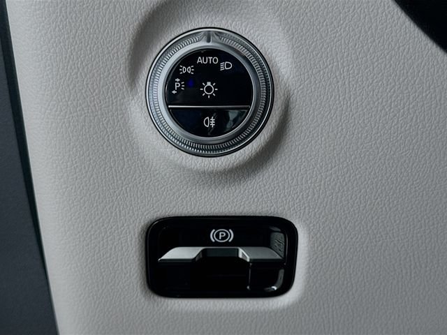 New 2026 Cirrus Silver Metallic Mercedes-Benz C 300 image 10