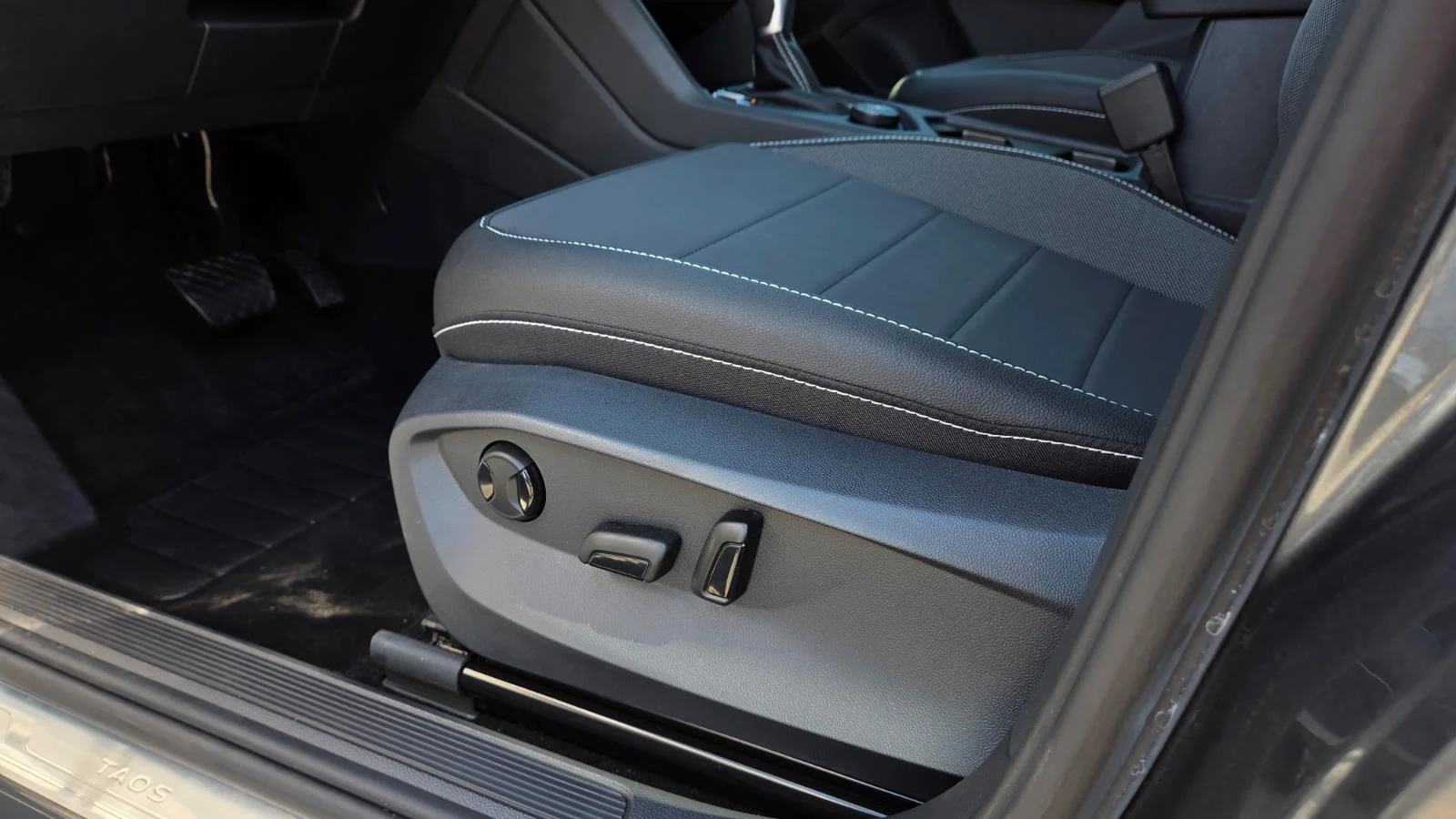 2024 Volkswagen Taos SE - Photo 21